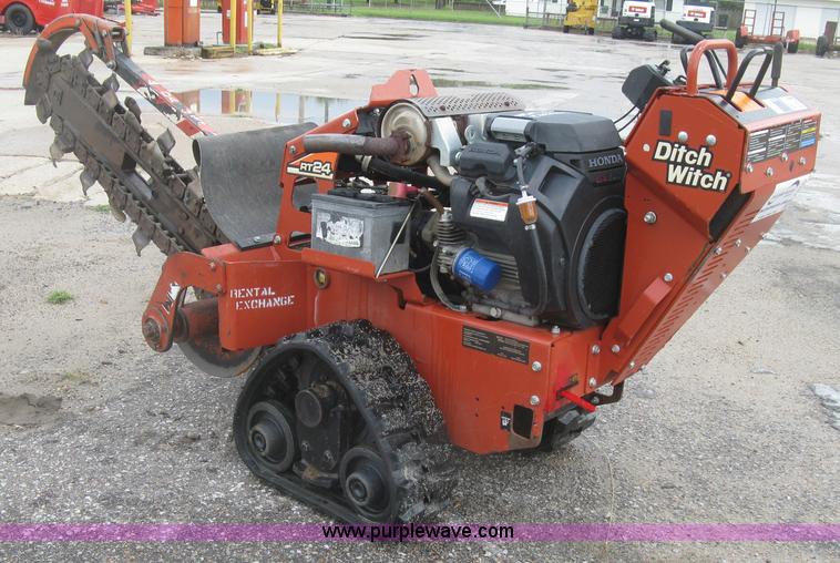 image for item J2757 2013 Ditch Witch RT24 trencher