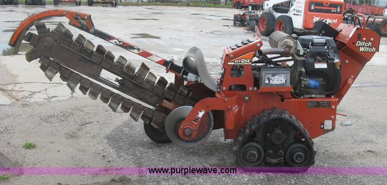 image for item J2757 2013 Ditch Witch RT24 trencher