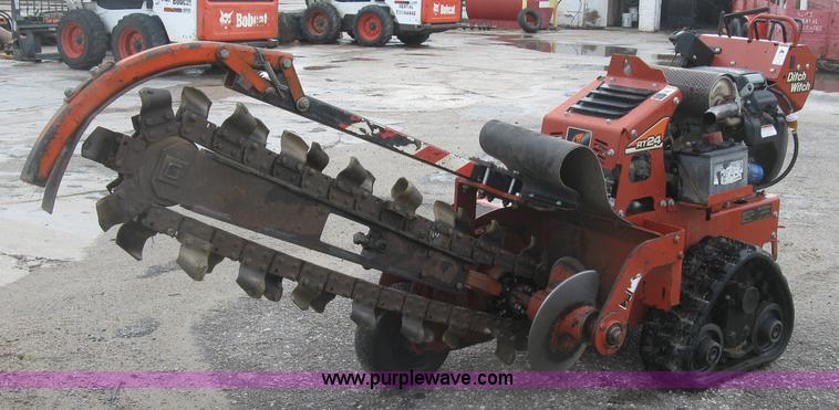 image for item J2757 2013 Ditch Witch RT24 trencher