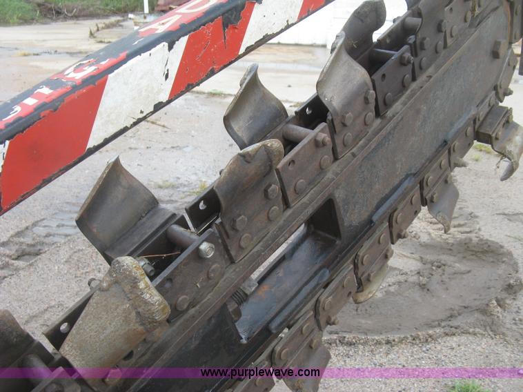 image for item J2757 2013 Ditch Witch RT24 trencher