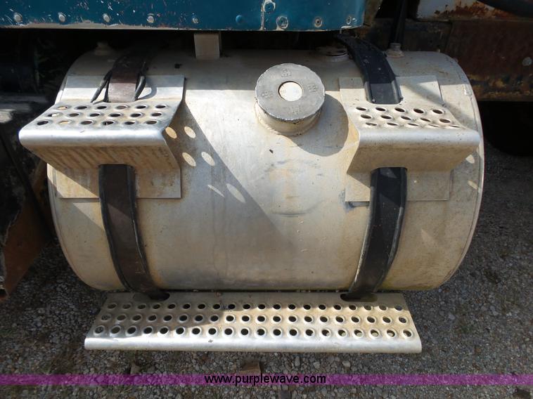 image for item K1149 1975 International Transtar 4300 semi truck