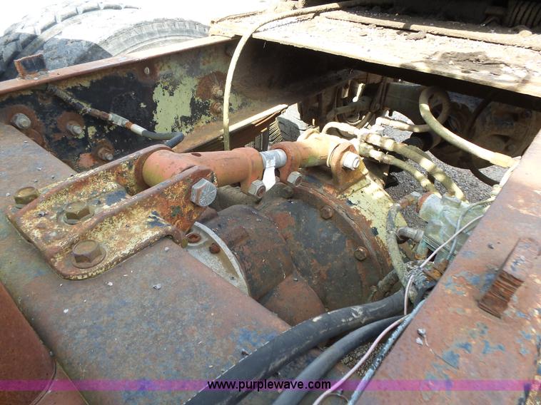 image for item K1149 1975 International Transtar 4300 semi truck