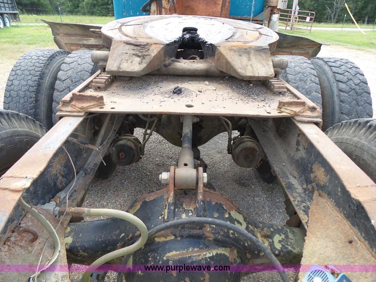 image for item K1149 1975 International Transtar 4300 semi truck