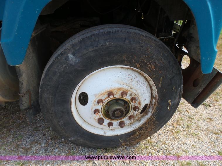 image for item K1149 1975 International Transtar 4300 semi truck