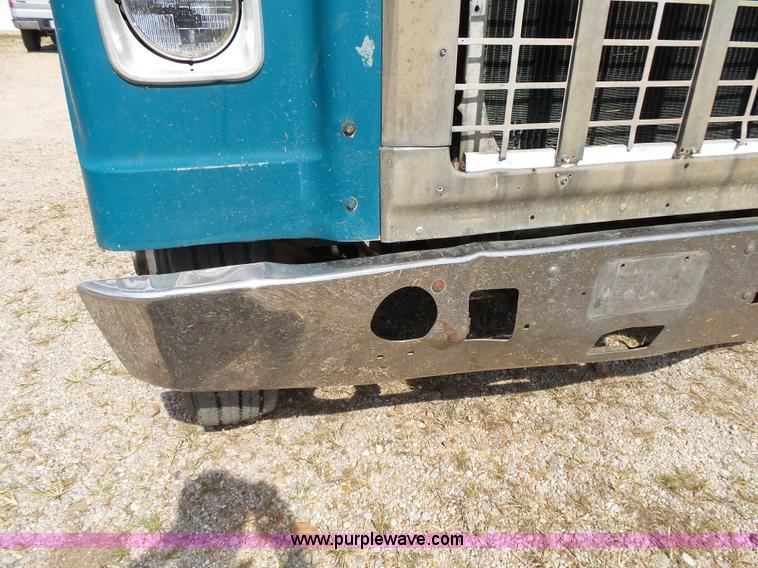 image for item K1149 1975 International Transtar 4300 semi truck