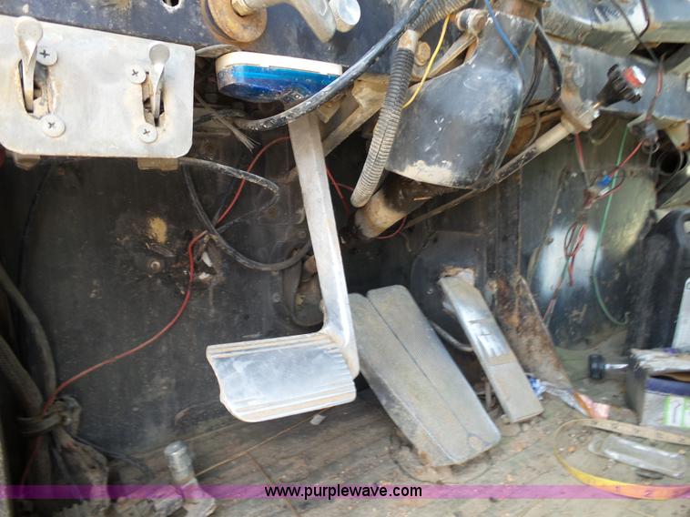 image for item K1149 1975 International Transtar 4300 semi truck