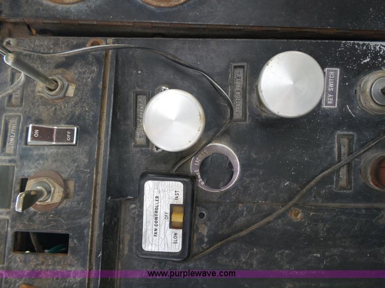 image for item K1149 1975 International Transtar 4300 semi truck