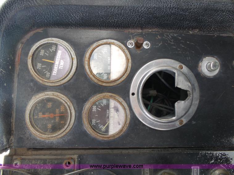 image for item K1149 1975 International Transtar 4300 semi truck