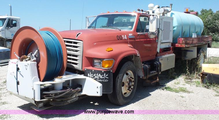 image for item K1696 1996 Ford F800 Super Duty Jetter vacuum truck