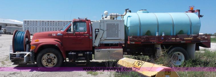 image for item K1696 1996 Ford F800 Super Duty Jetter vacuum truck