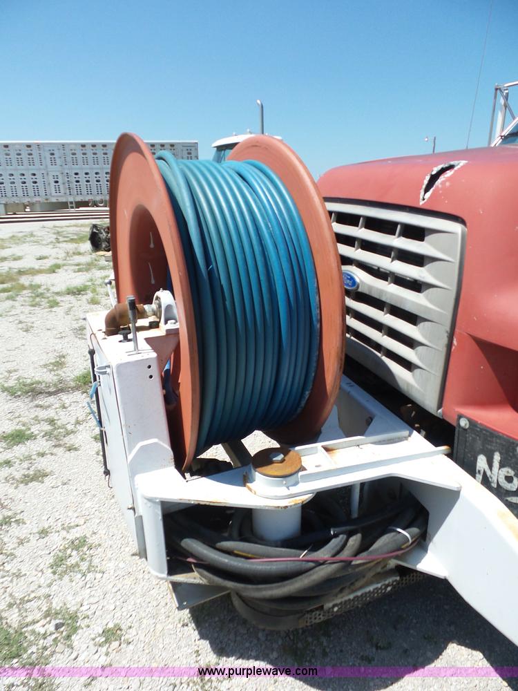 image for item K1696 1996 Ford F800 Super Duty Jetter vacuum truck