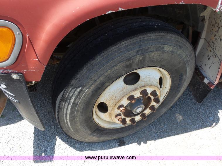 image for item K1696 1996 Ford F800 Super Duty Jetter vacuum truck