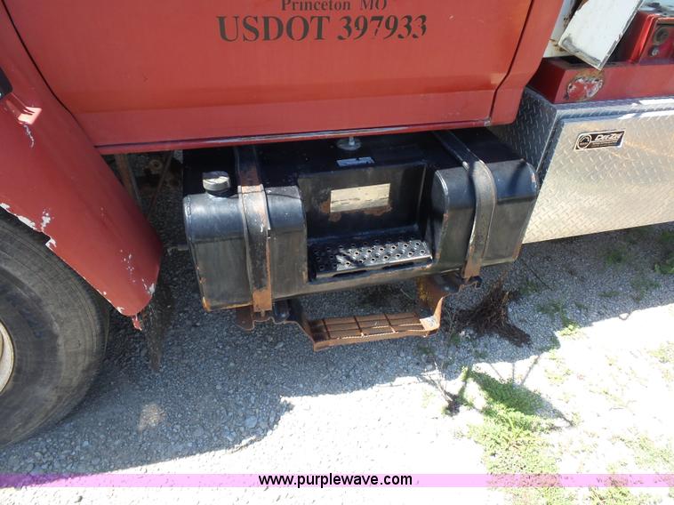 image for item K1696 1996 Ford F800 Super Duty Jetter vacuum truck