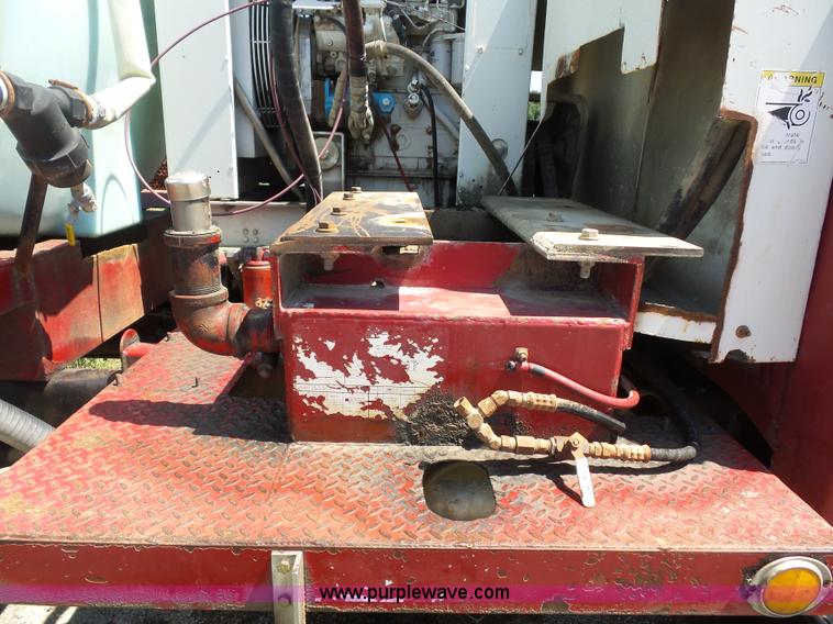 image for item K1696 1996 Ford F800 Super Duty Jetter vacuum truck