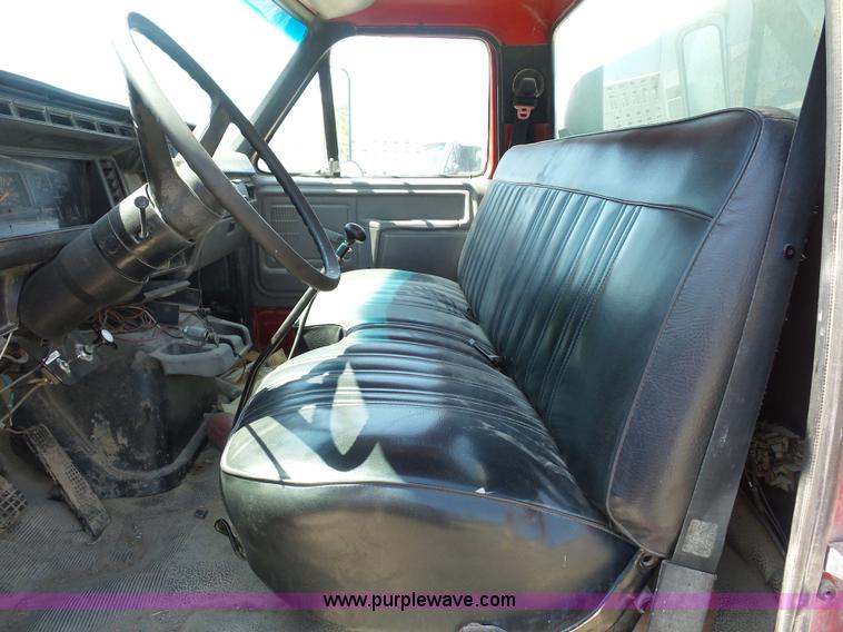 image for item K1696 1996 Ford F800 Super Duty Jetter vacuum truck