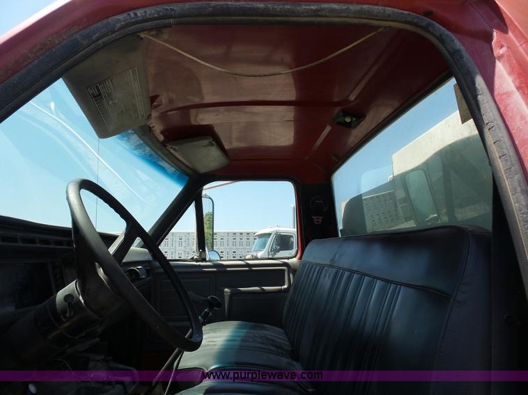 image for item K1696 1996 Ford F800 Super Duty Jetter vacuum truck