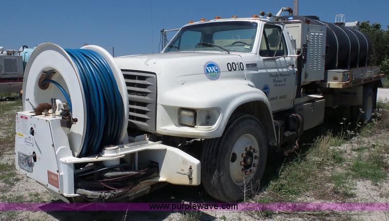 image for item K1697 1995 Ford F800 Super Duty Jetter vacuum truck