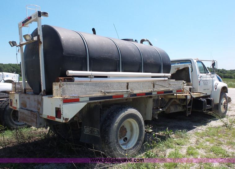 image for item K1697 1995 Ford F800 Super Duty Jetter vacuum truck