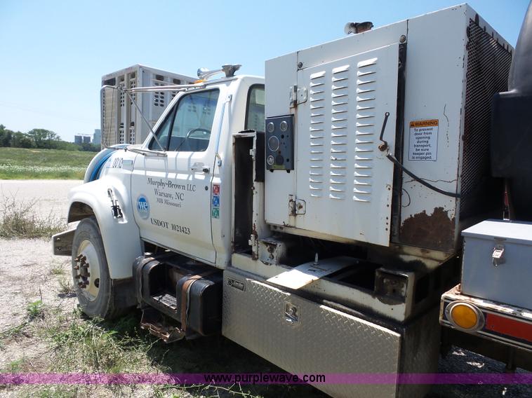 image for item K1697 1995 Ford F800 Super Duty Jetter vacuum truck