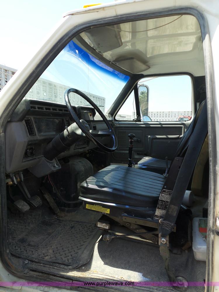 image for item K1697 1995 Ford F800 Super Duty Jetter vacuum truck