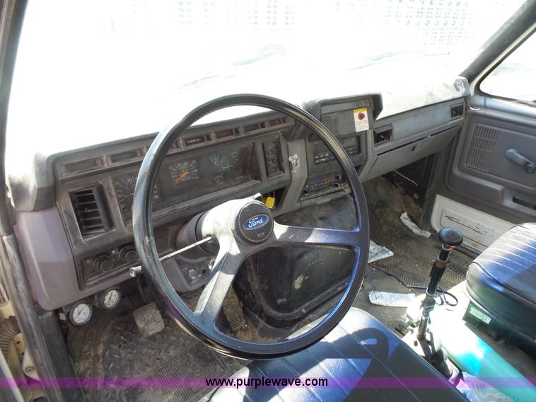 image for item K1697 1995 Ford F800 Super Duty Jetter vacuum truck