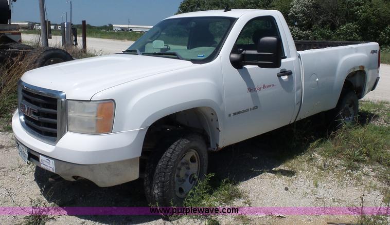 image for item K1699 2007 GMC Sierra 2500HD pickup truck