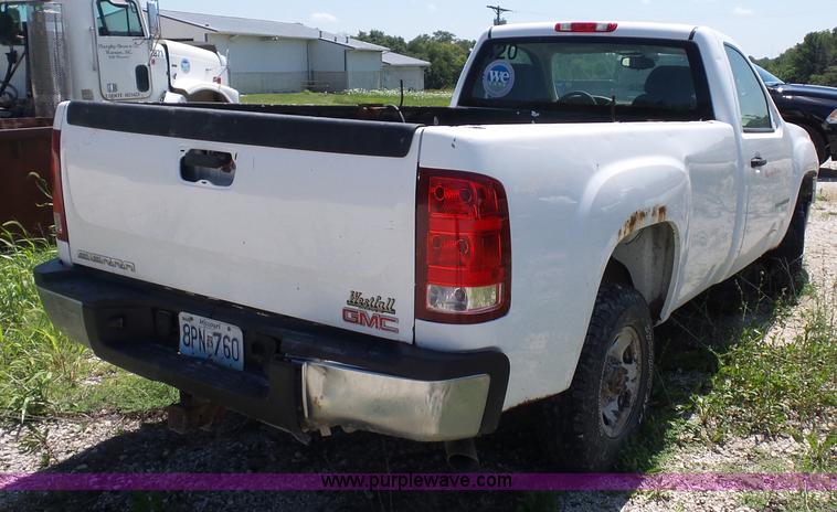 image for item K1699 2007 GMC Sierra 2500HD pickup truck