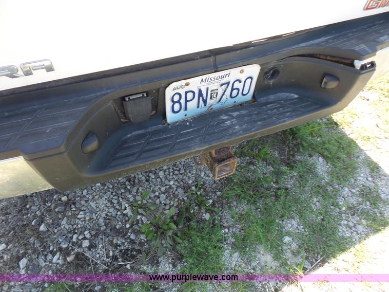 image for item K1699 2007 GMC Sierra 2500HD pickup truck