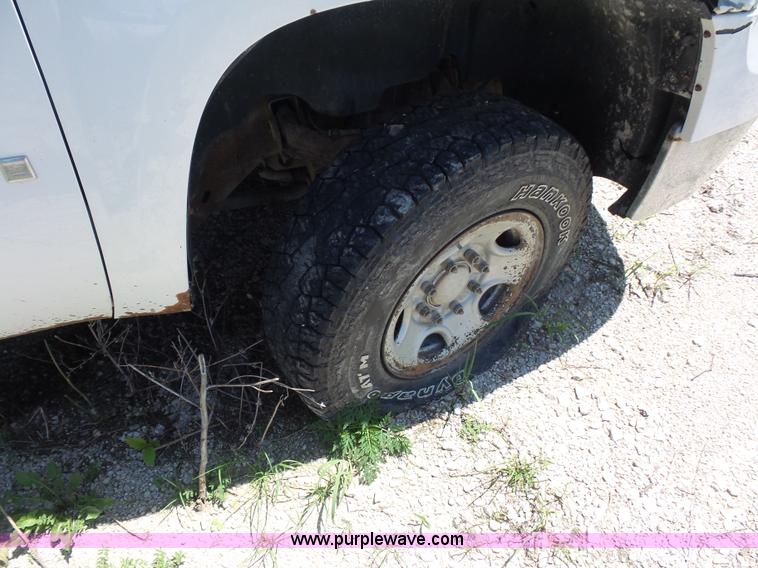 image for item K1699 2007 GMC Sierra 2500HD pickup truck