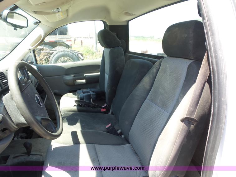 image for item K1699 2007 GMC Sierra 2500HD pickup truck