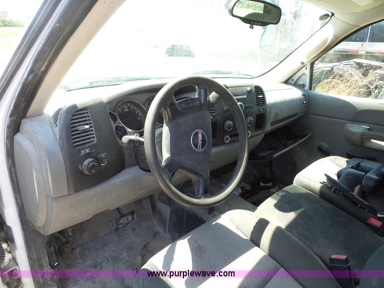 image for item K1699 2007 GMC Sierra 2500HD pickup truck