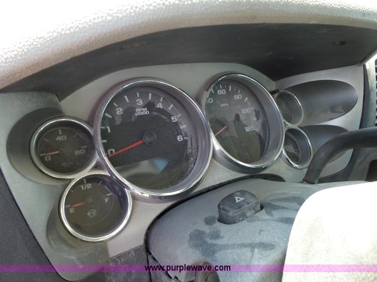 image for item K1699 2007 GMC Sierra 2500HD pickup truck