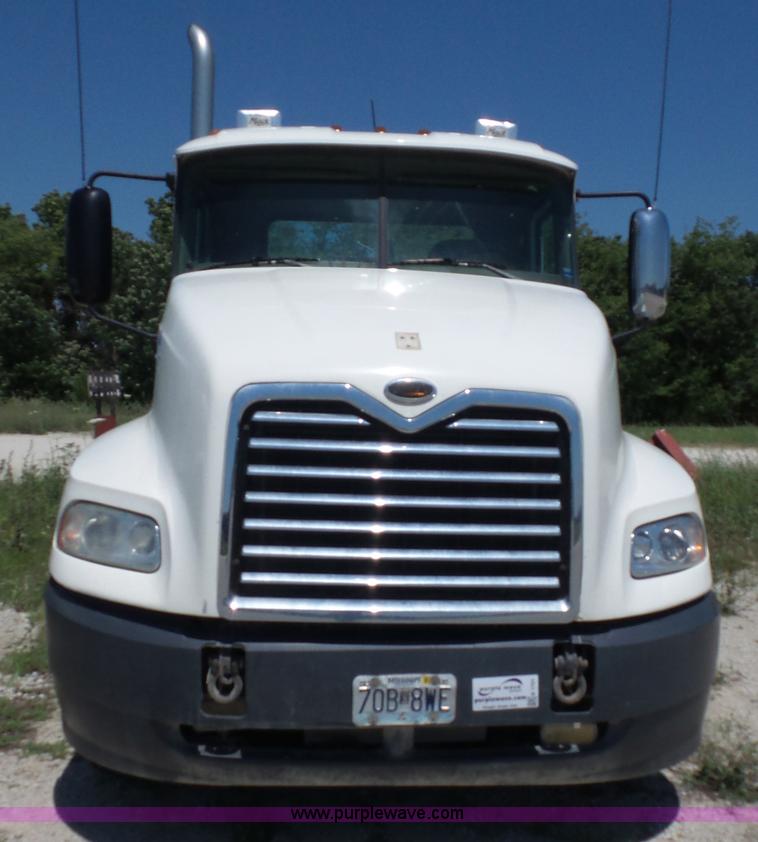 image for item K1701 2007 Mack CXN613 semi truck