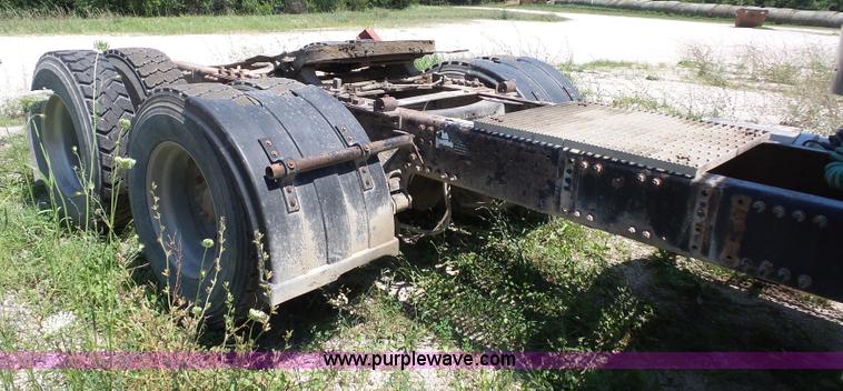 image for item K1701 2007 Mack CXN613 semi truck