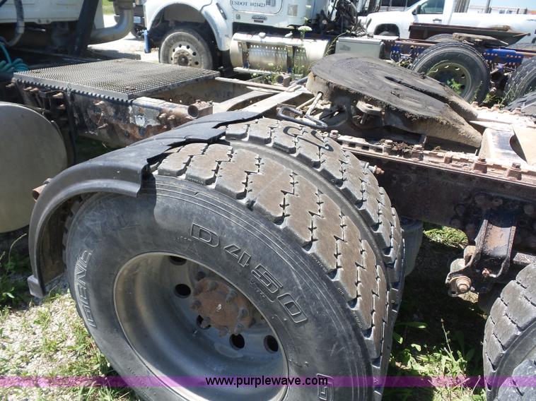 image for item K1701 2007 Mack CXN613 semi truck