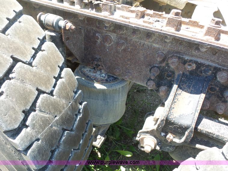 image for item K1701 2007 Mack CXN613 semi truck