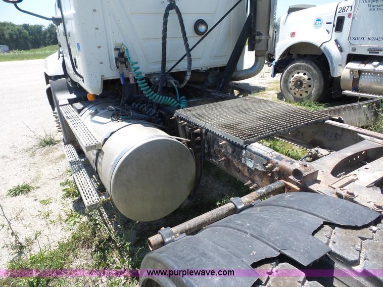 image for item K1701 2007 Mack CXN613 semi truck