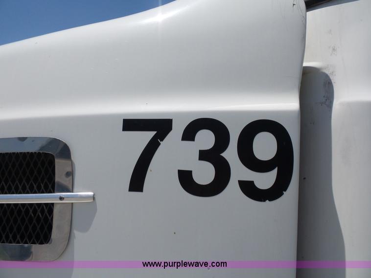 image for item K1701 2007 Mack CXN613 semi truck