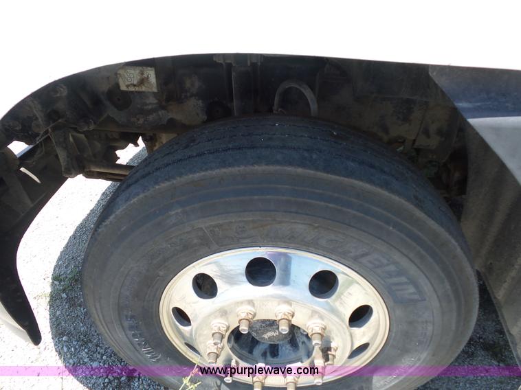 image for item K1701 2007 Mack CXN613 semi truck