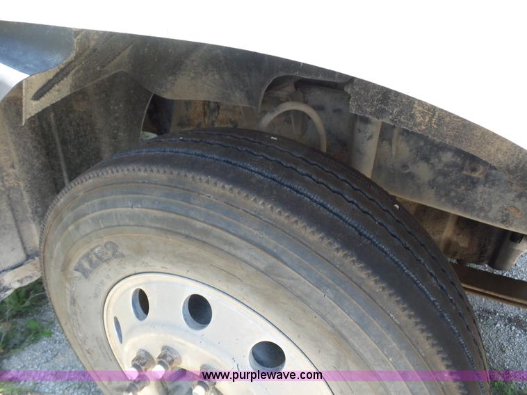 image for item K1701 2007 Mack CXN613 semi truck