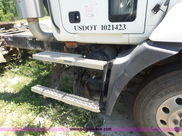 image for item K1701 2007 Mack CXN613 semi truck