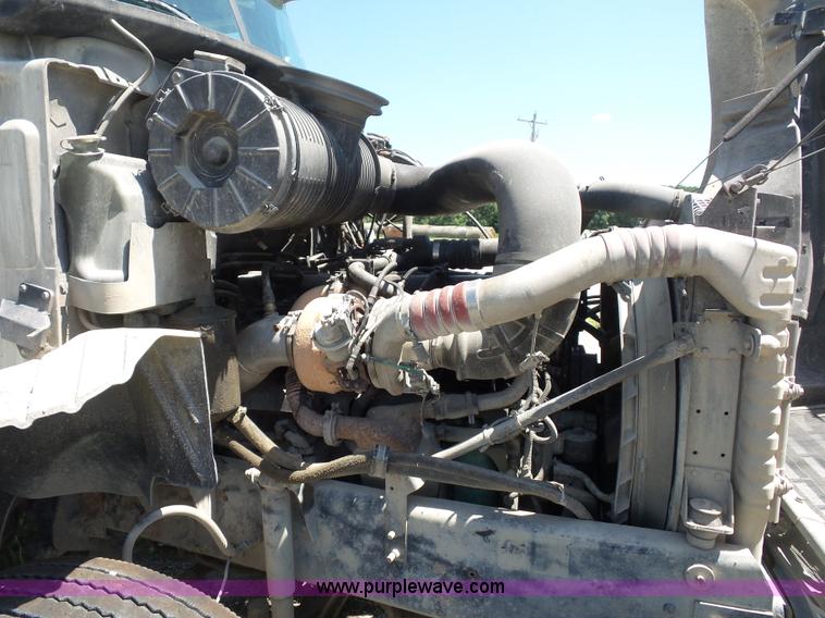 image for item K1701 2007 Mack CXN613 semi truck