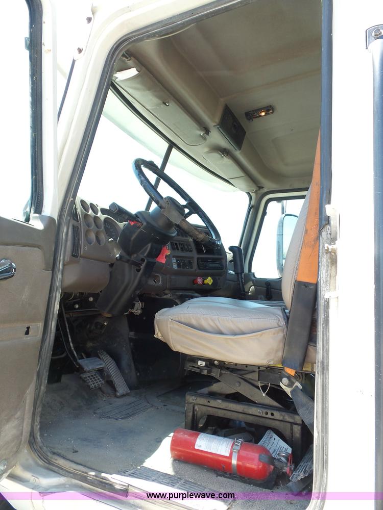 image for item K1701 2007 Mack CXN613 semi truck