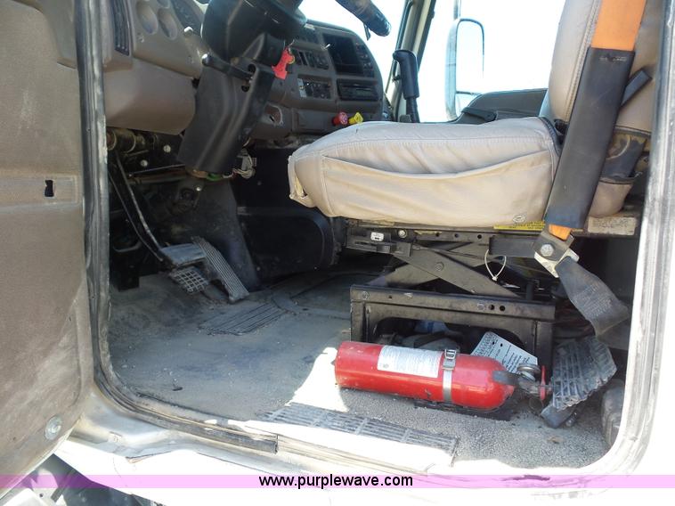 image for item K1701 2007 Mack CXN613 semi truck