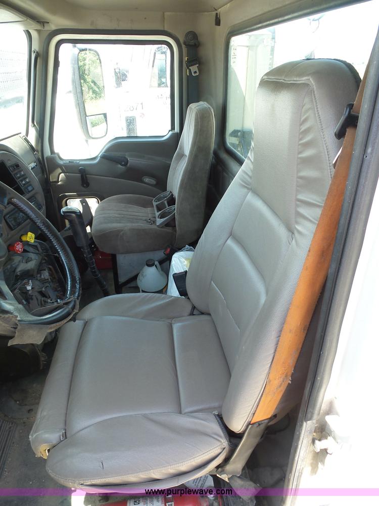 image for item K1701 2007 Mack CXN613 semi truck