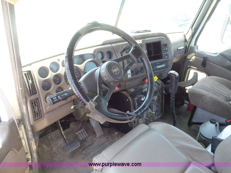 image for item K1701 2007 Mack CXN613 semi truck