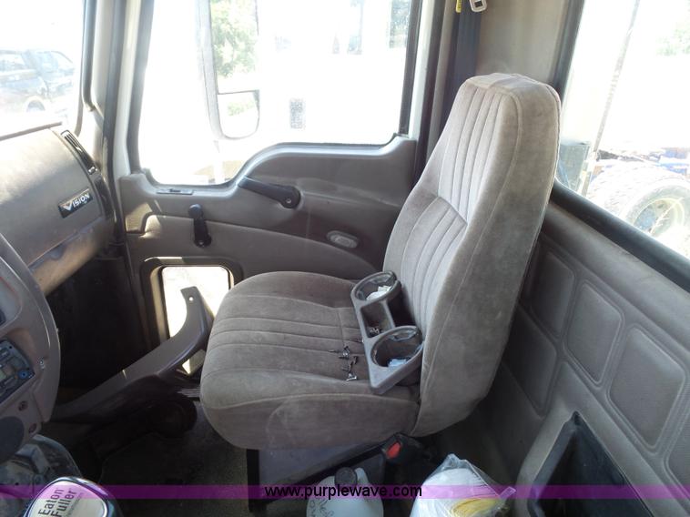 image for item K1701 2007 Mack CXN613 semi truck