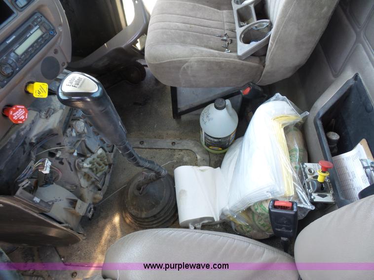 image for item K1701 2007 Mack CXN613 semi truck