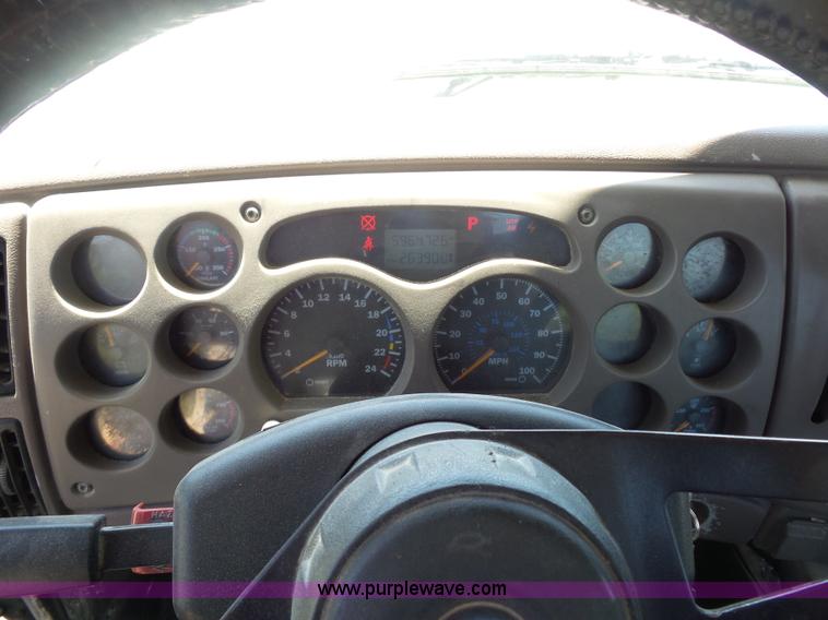 image for item K1701 2007 Mack CXN613 semi truck