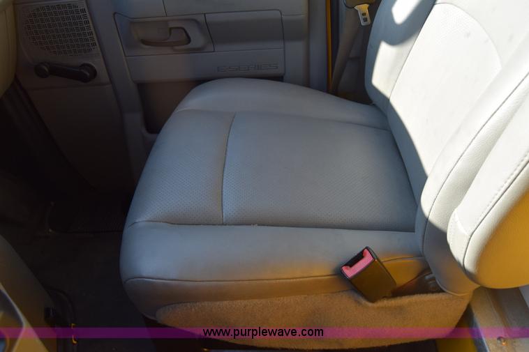 image for item K2838 2012 Ford E350 Super Duty box truck